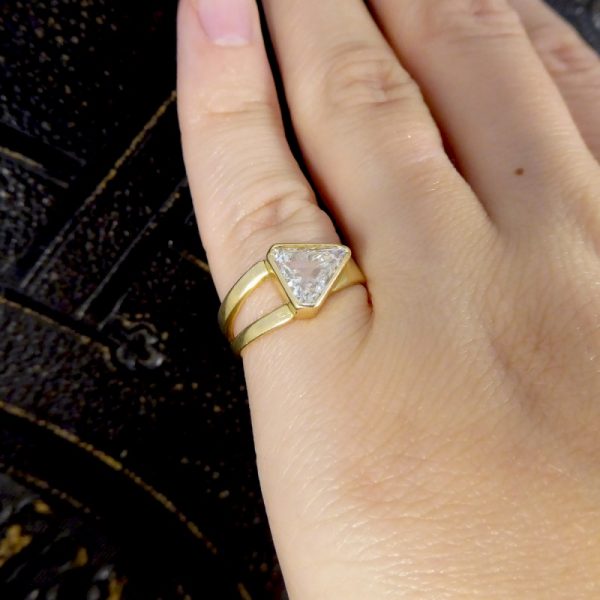 Contemporary Kite Shape Diamond 1.15ct Gold Ring