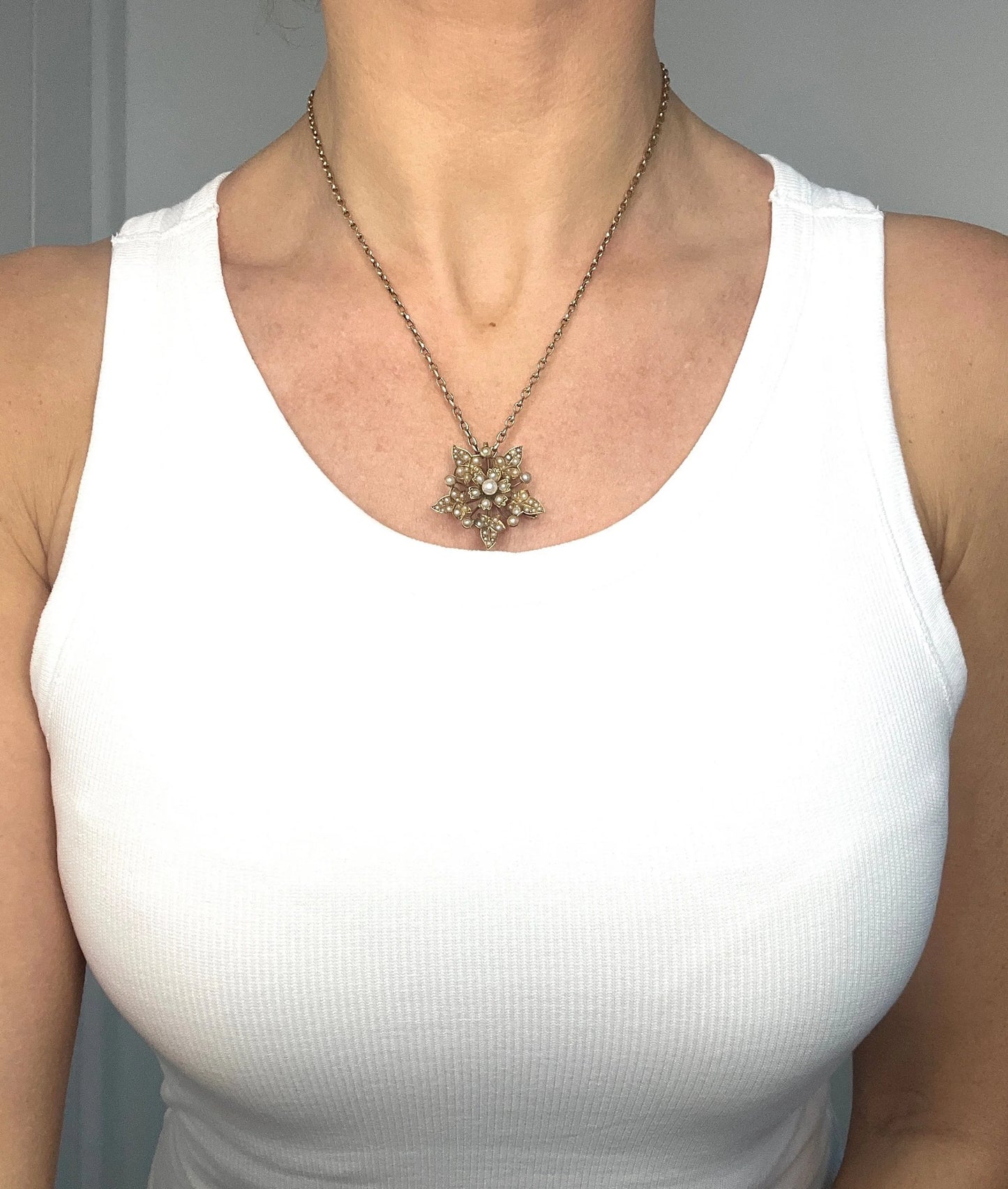 Antique 15 ct Gold, Edwardian Natural Seed Pearl Flower Pendant/Brooch