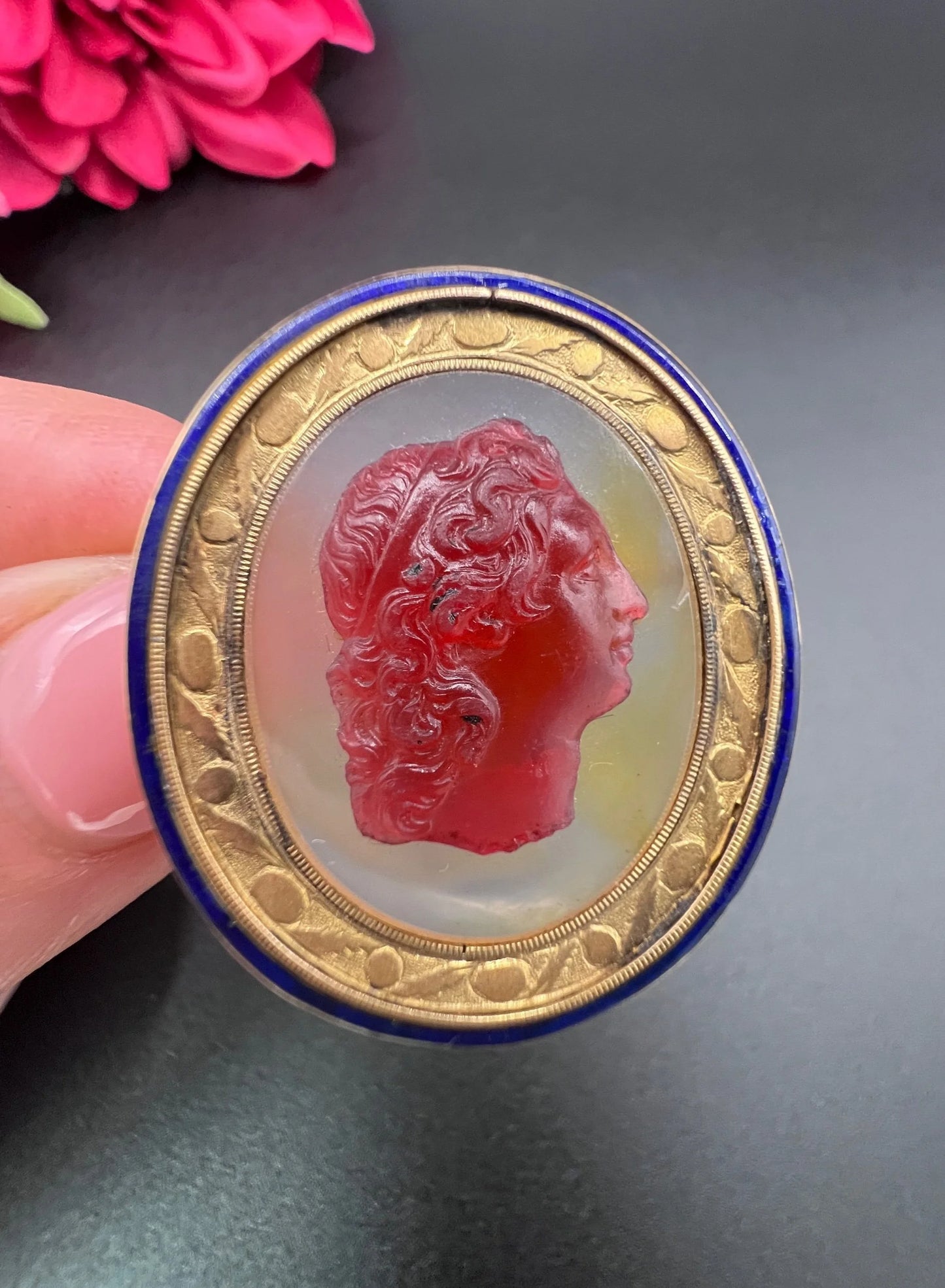 Early Victorian 18 Carat Yellow Gold Carved Chalcedony Cameo Brooch, Circa 1830