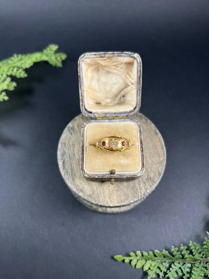 Antique 22ct Yellow Gold, Birmingham Hallmarked 1920, Ruby & Diamond Star Set 3 Stone Gypsy Ring
