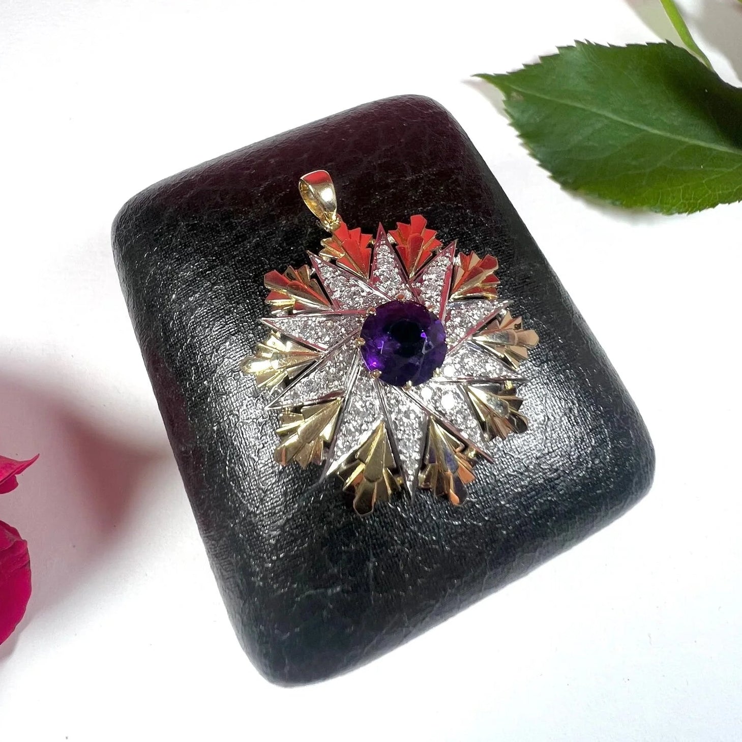 Vintage 1940 gold, diamond and amethyst star,  10-point star design with a faceted amethyst centre.  Pendant necklace 