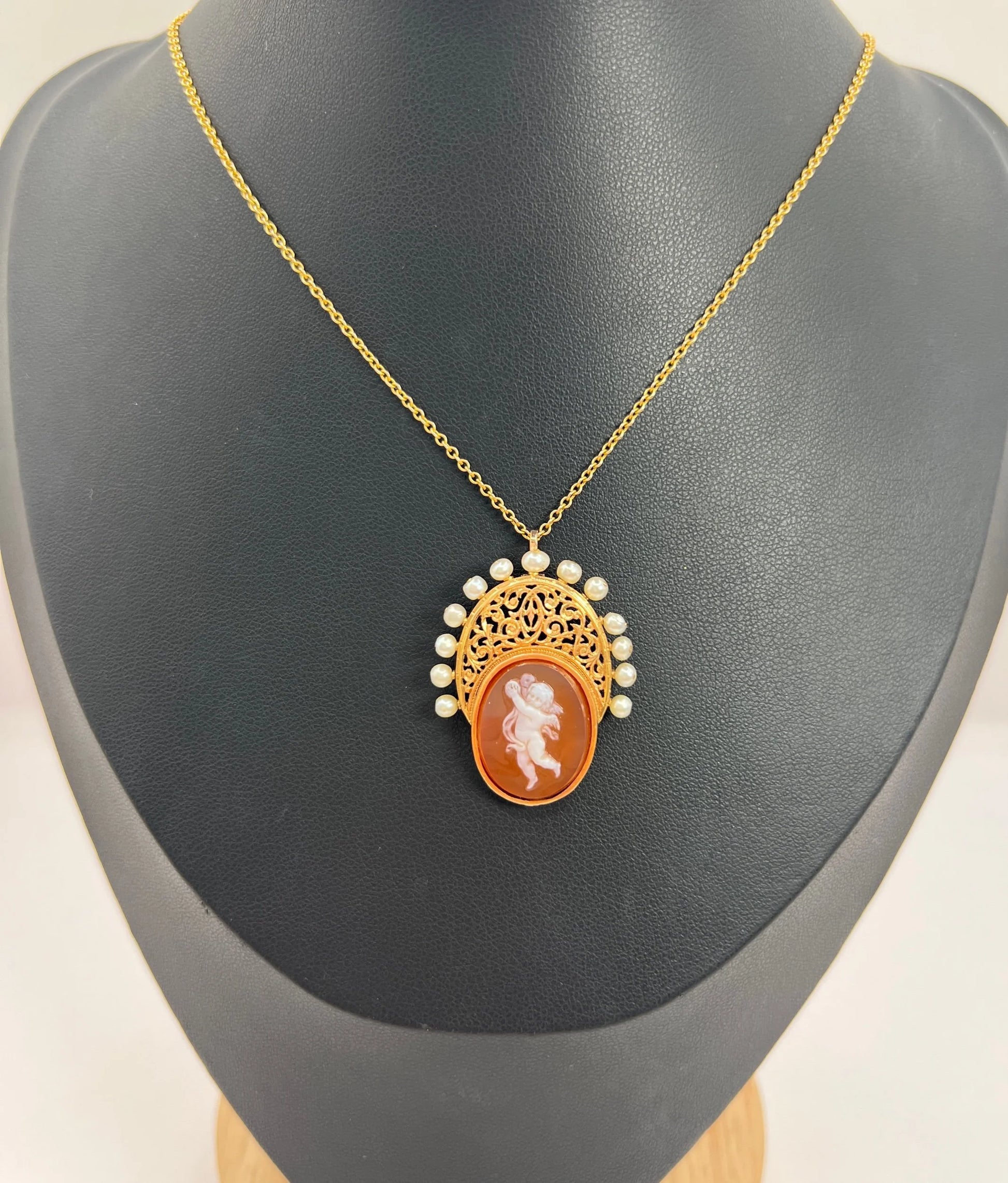 Antique 18 Carat Yellow Gold Hardstone and Natural Seed Pearl Cherub Cameo Pendant