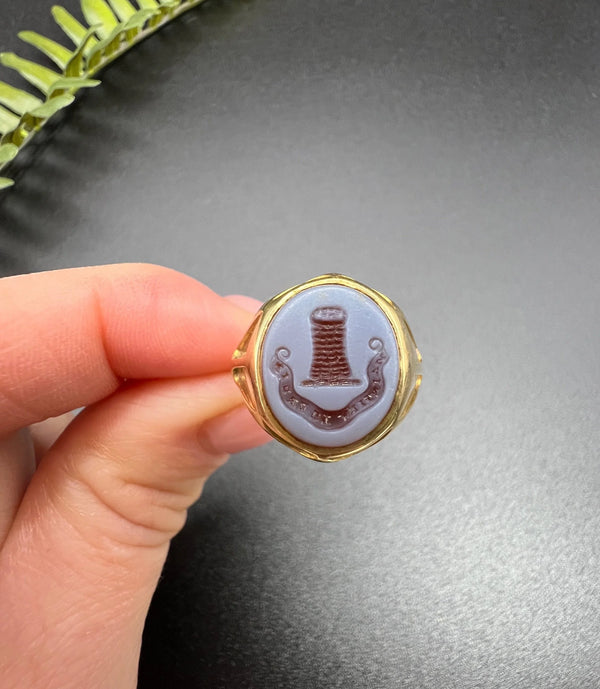 Antique 18 Carat Yellow Gold Sardonyx Seal Crest Signet Ring, Circa 1900