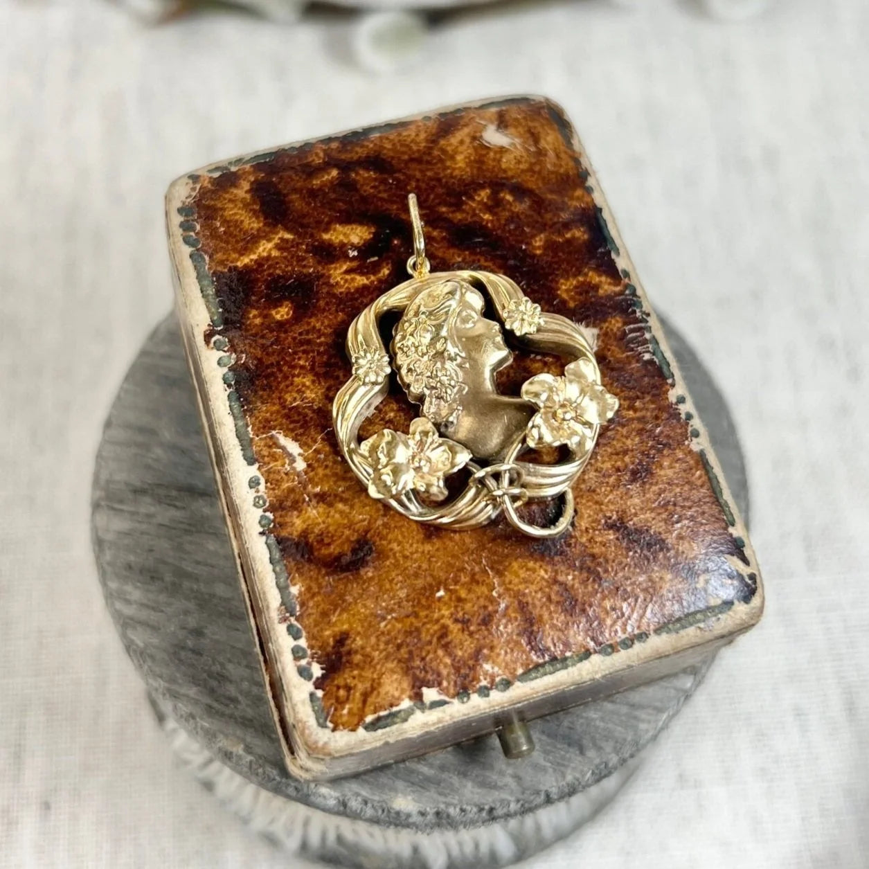 Antique 18 Carat Yellow Gold Art Nouveau Lady Portrait Pendant, Circa 1920