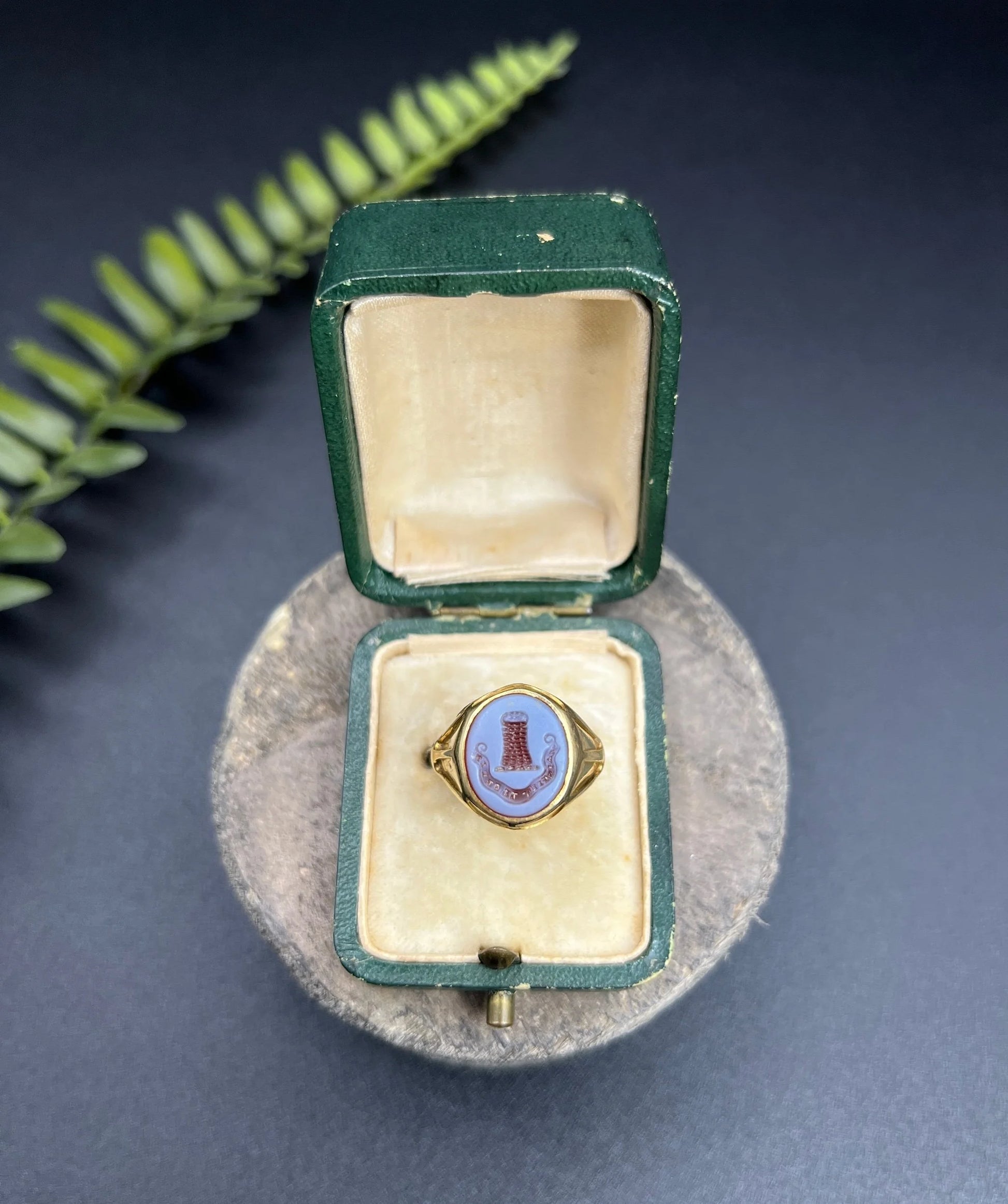 Antique 18 Carat Yellow Gold Sardonyx Seal Crest Signet Ring, Circa 1900
