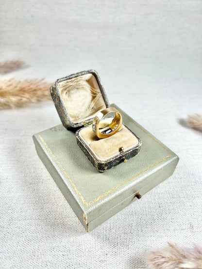 Vintage 18 Carat Gold Amethyst and Brilliant Cut Diamond Fraternity Ring, Circa 1950