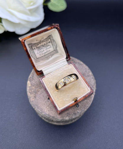 Vintage 18ct Yellow Gold, 1960s 3 Stone Diamond Band Ring