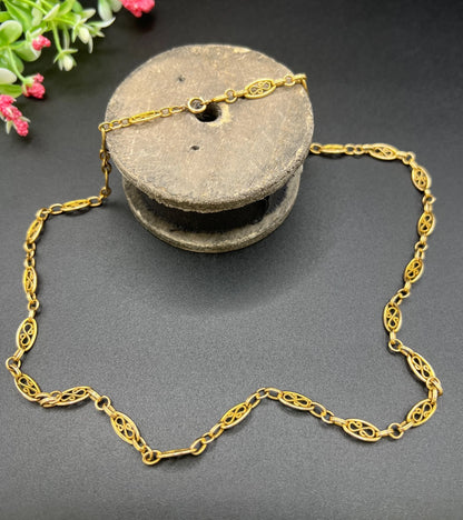 Antique 18 Carat Yellow Gold Fancy Filigree Oval Link Chain Necklace, Circa 1920
