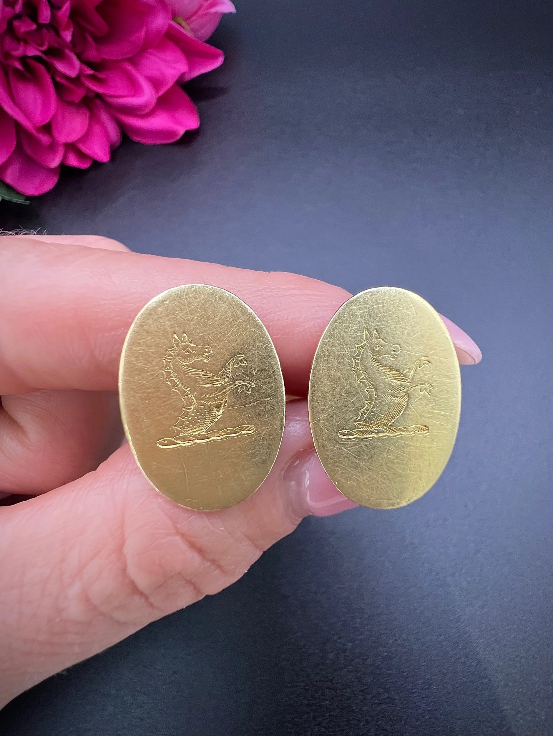 Antique 18 ct Yellow Gold Cufflinks: Heraldic Seahorse Crest, London 1924