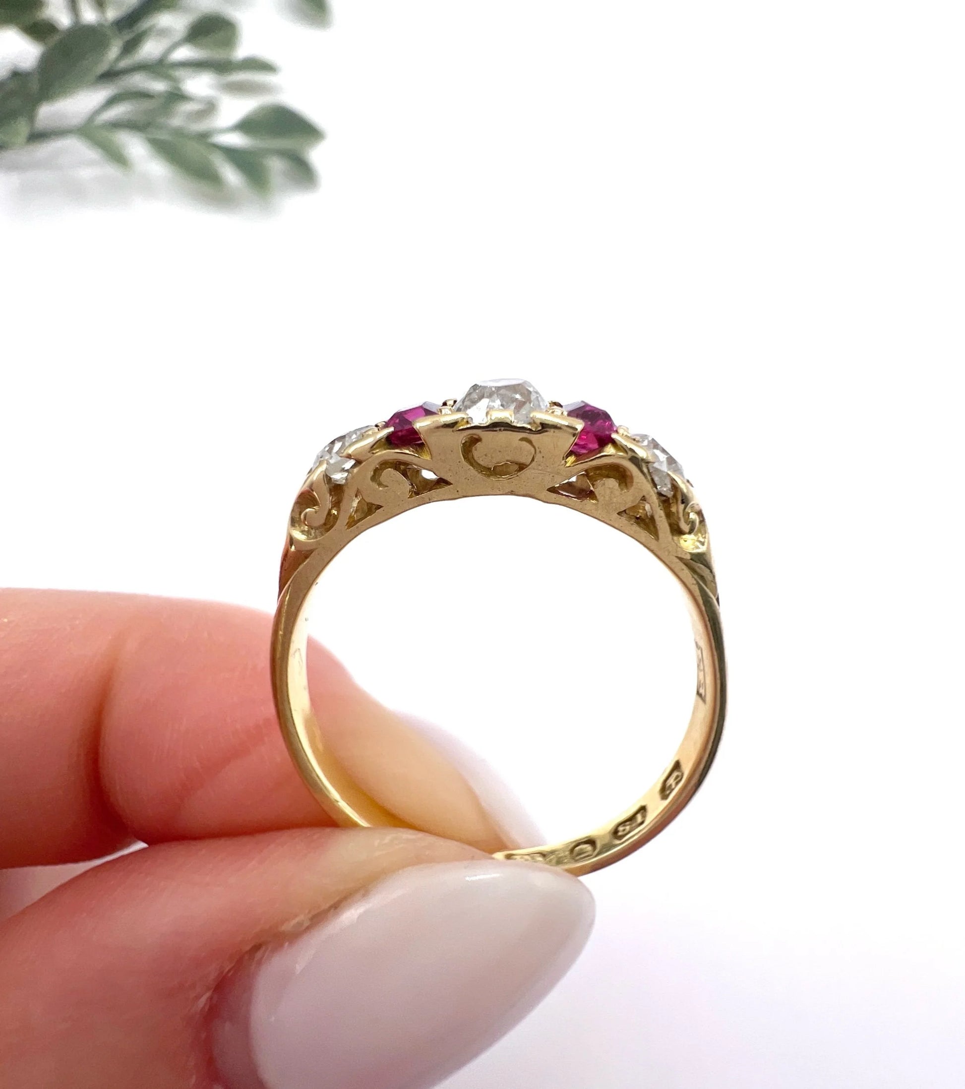 Antique 18ct Gold, Victorian Ruby & Diamond Carved Ring, Hallmarked London 1887