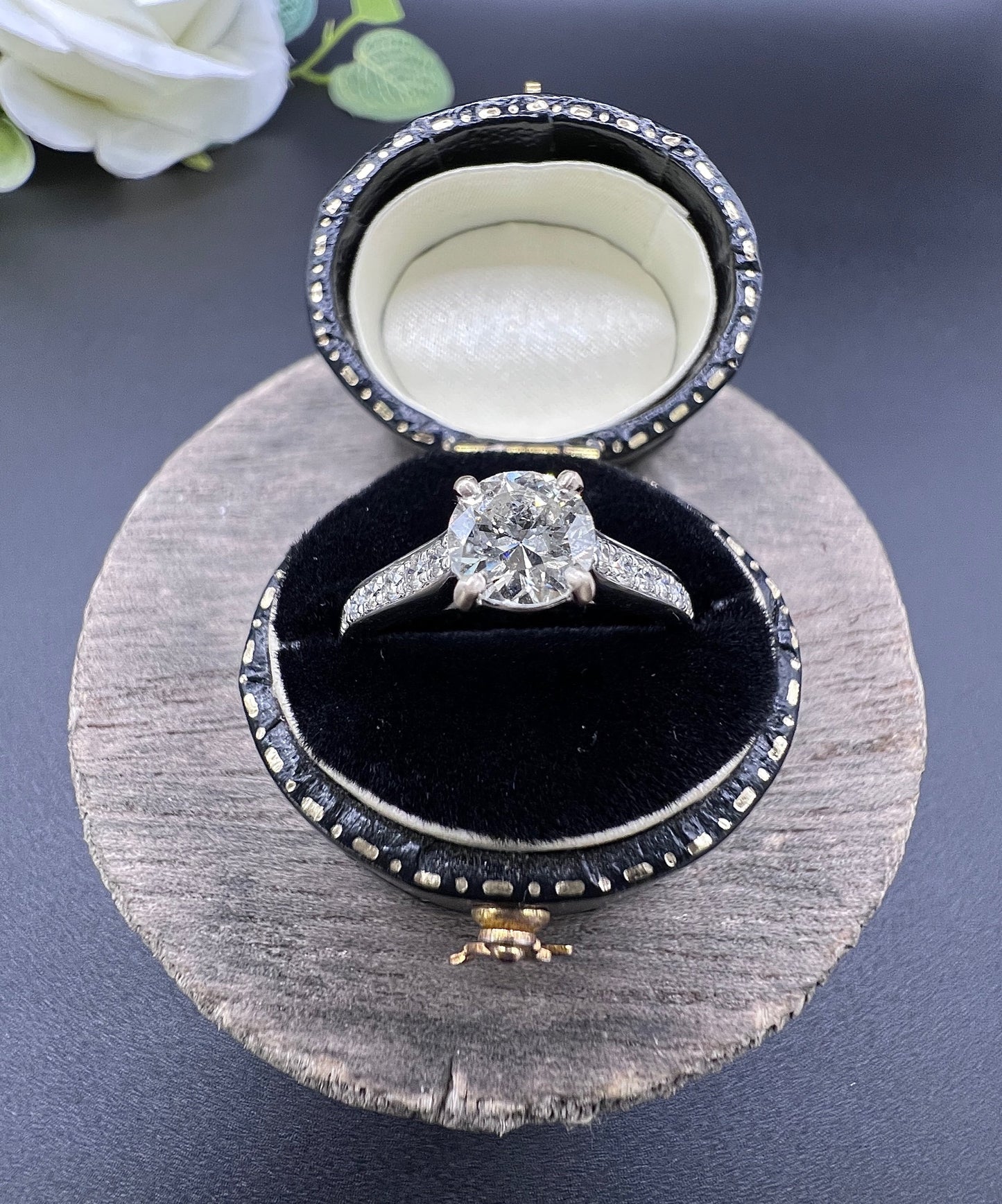 Vintage Platinum, 1930s 0.89 Carat Diamond Engagement Ring