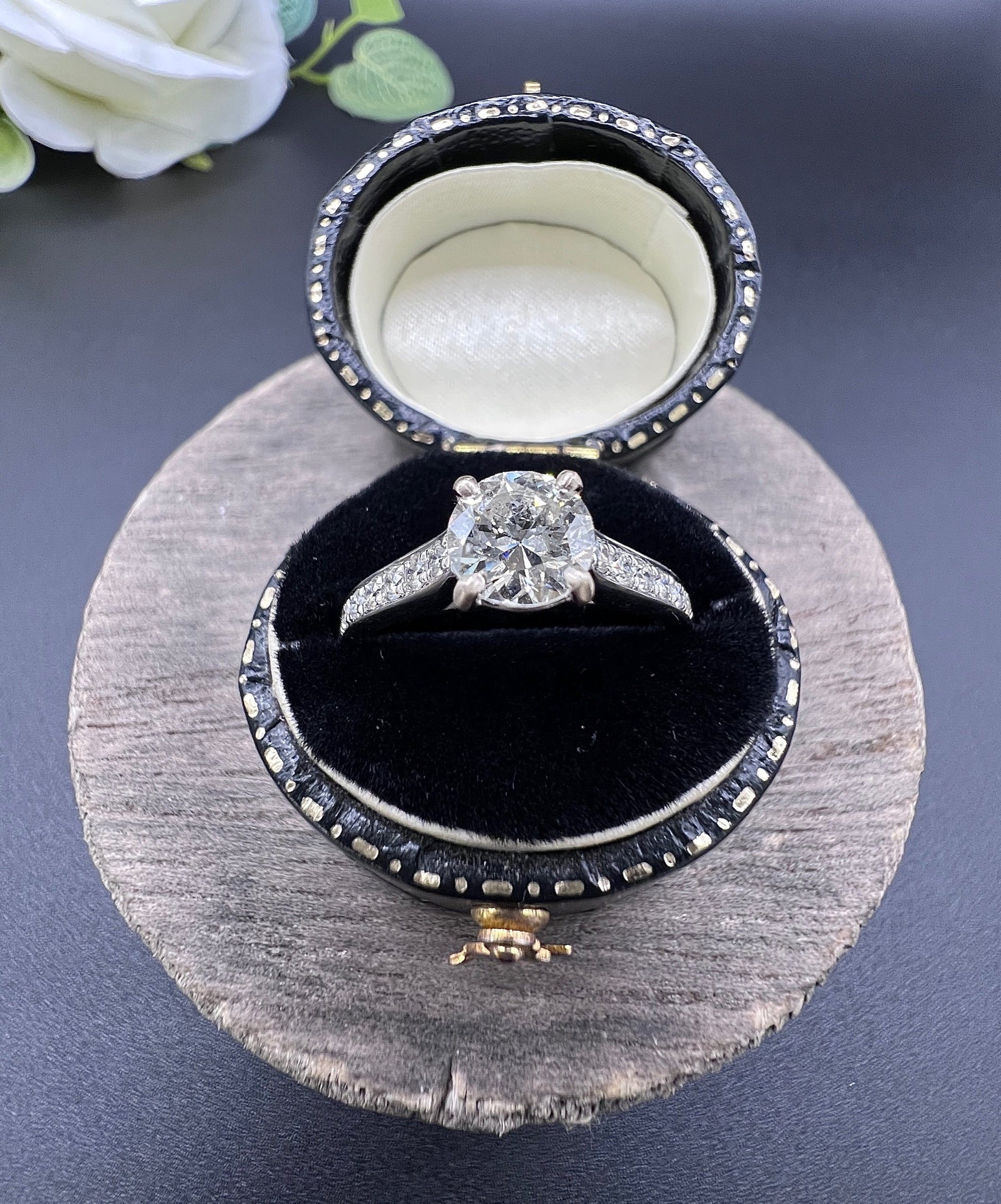 Vintage Platinum, 1930s 0.89 Carat Diamond Engagement Ring