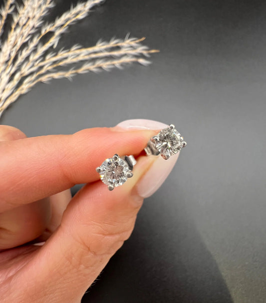 Vintage 18 Carat White Gold 0.80 Carats Diamond Stud Earrings, Circa 1930