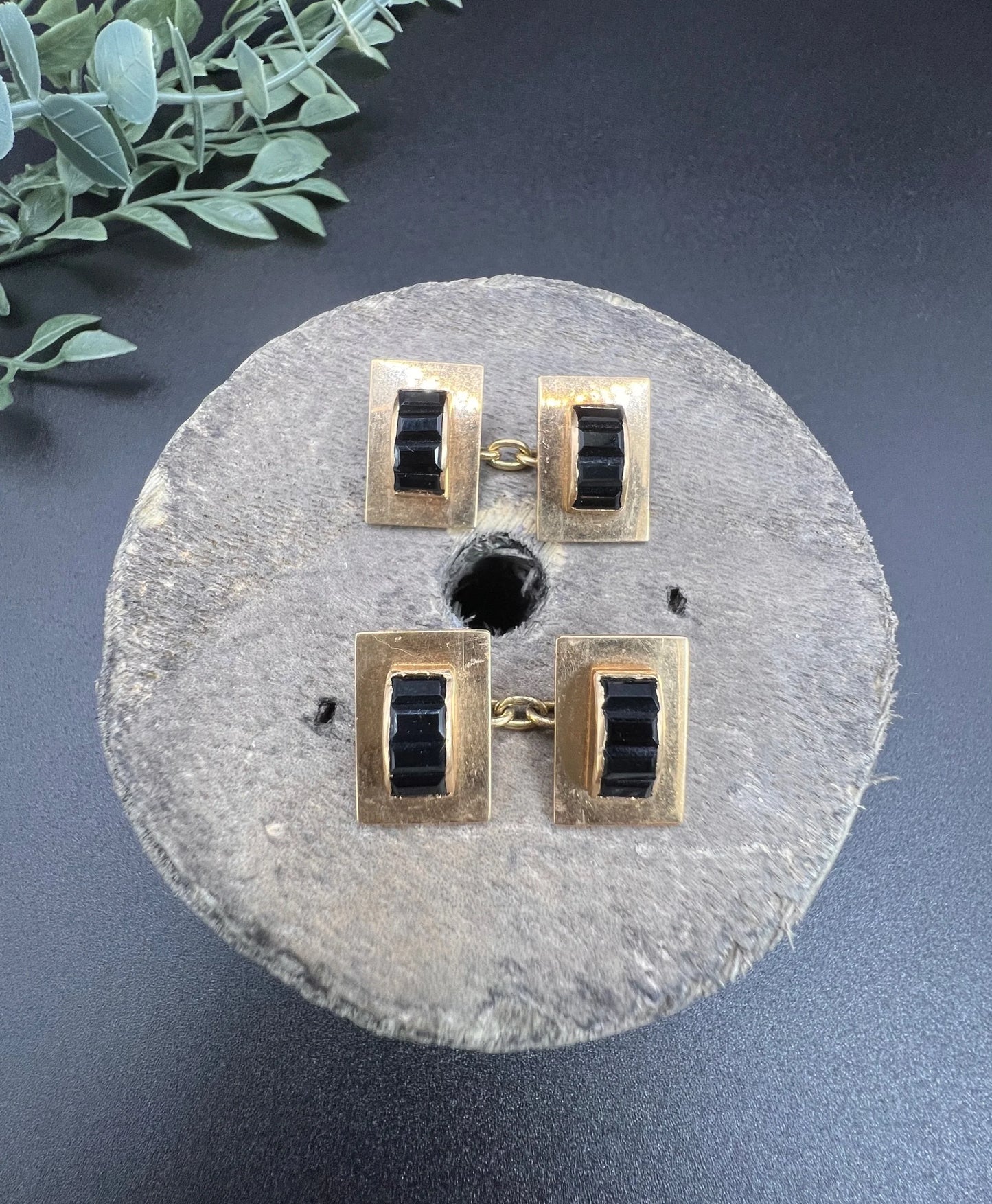 Vintage 18 Carat Yellow Gold, 1940's Onyx Rectangular Shaped Cufflinks