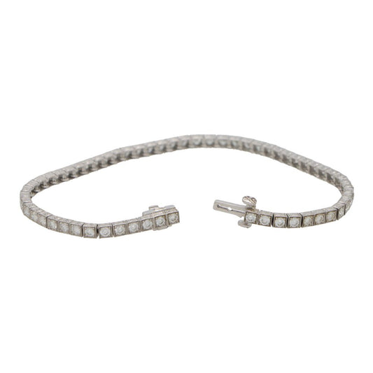 Contemporary 2.52 Carat Diamond Line Tennis Bracelet In Platinum