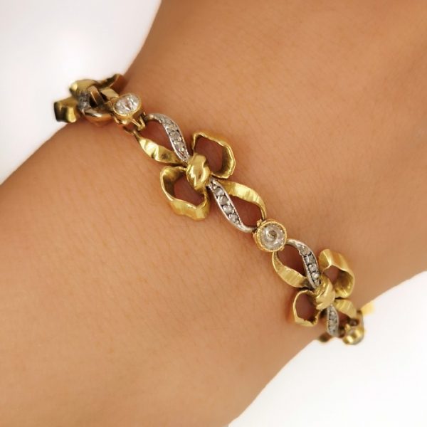 DIAMOND BOW BRACELET