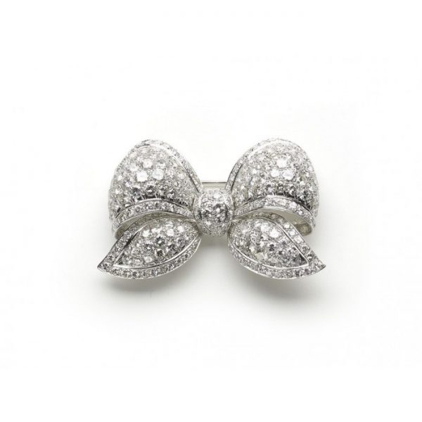 DIAMOND BOW BROOCH, 22 carats
