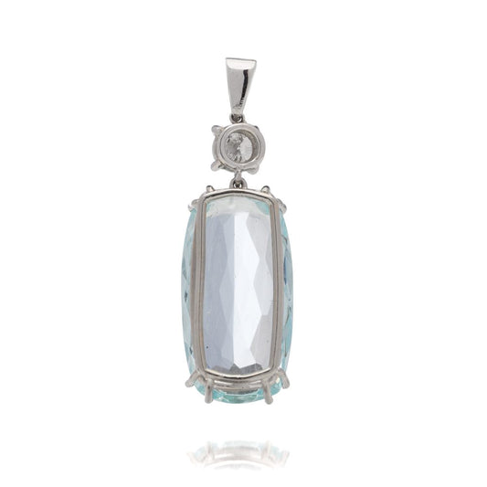 White gold pendant with 8.68 Aquamarine and one diamond, made in 21st century.