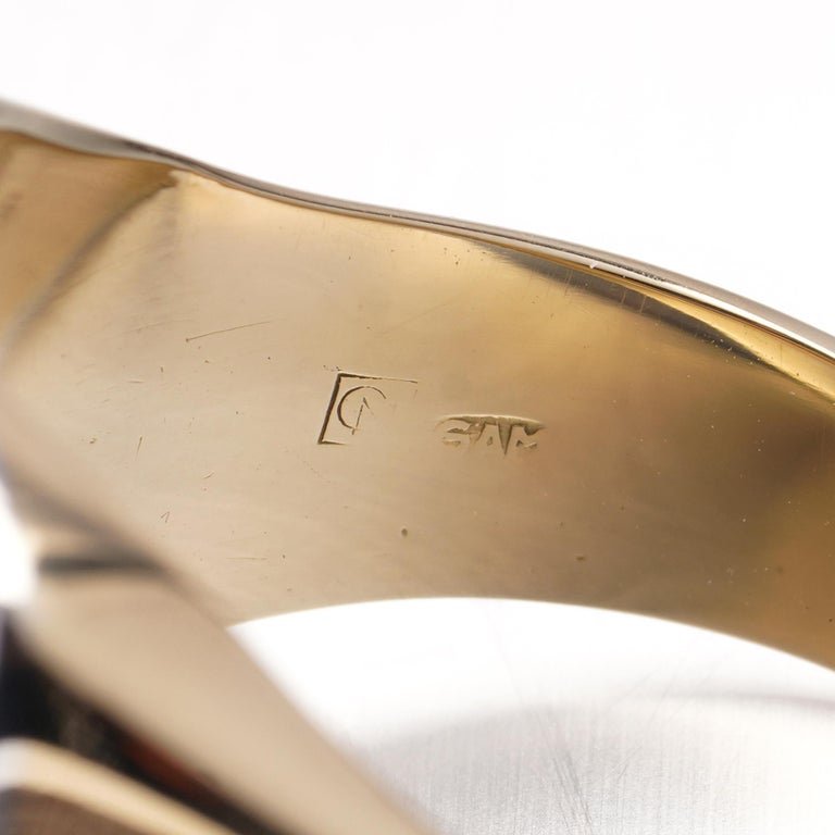 Vintage Coat of Arms Gold Signet Ring Circa 1990's.