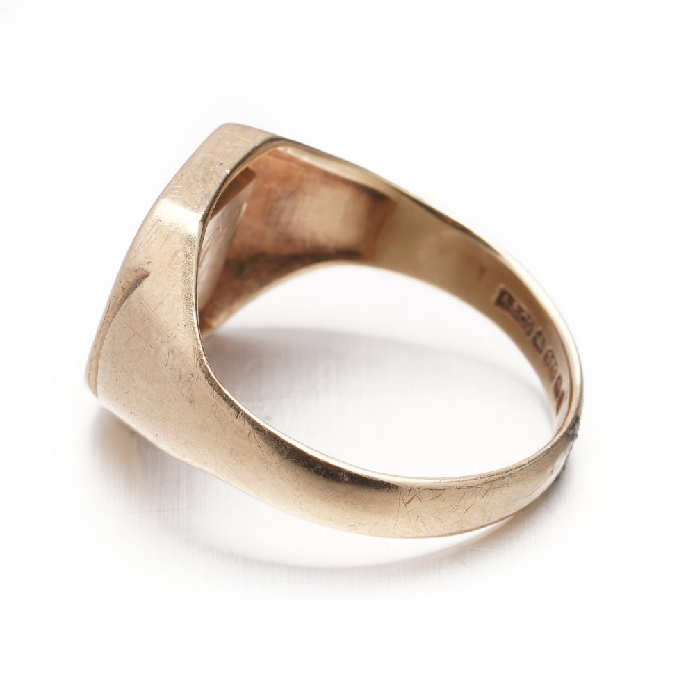 Vintage Masonic 9ct Yellow Gold Swivel Signet Ring, blue enamel freemason emblem of compass and ruler to the front swivel and engraved letter N to reverse, Circa 1977