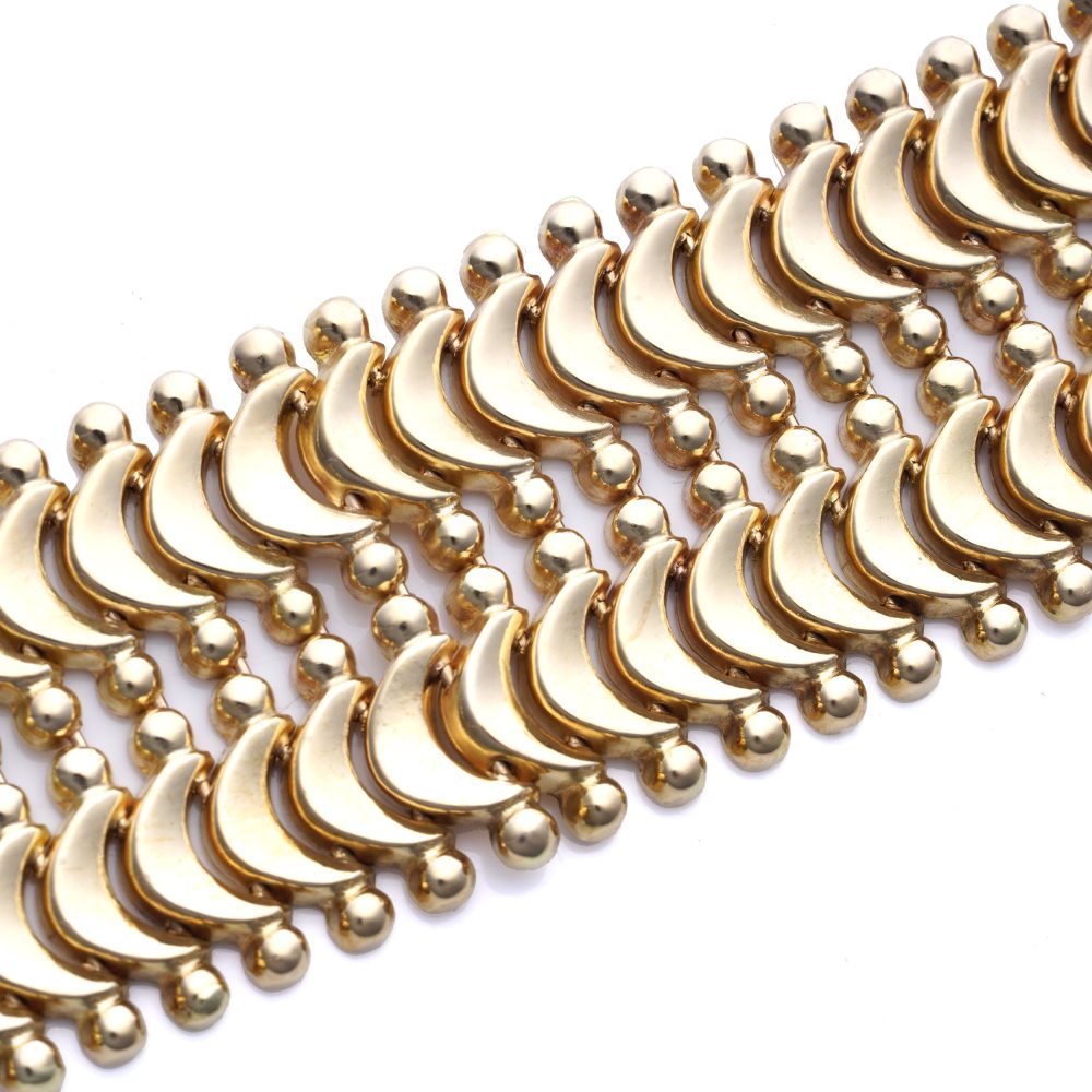 Vintage Retro 18ct Yellow Gold Wide Cuff Bracelet composed of double chevron links. Circa 1940s-1960s