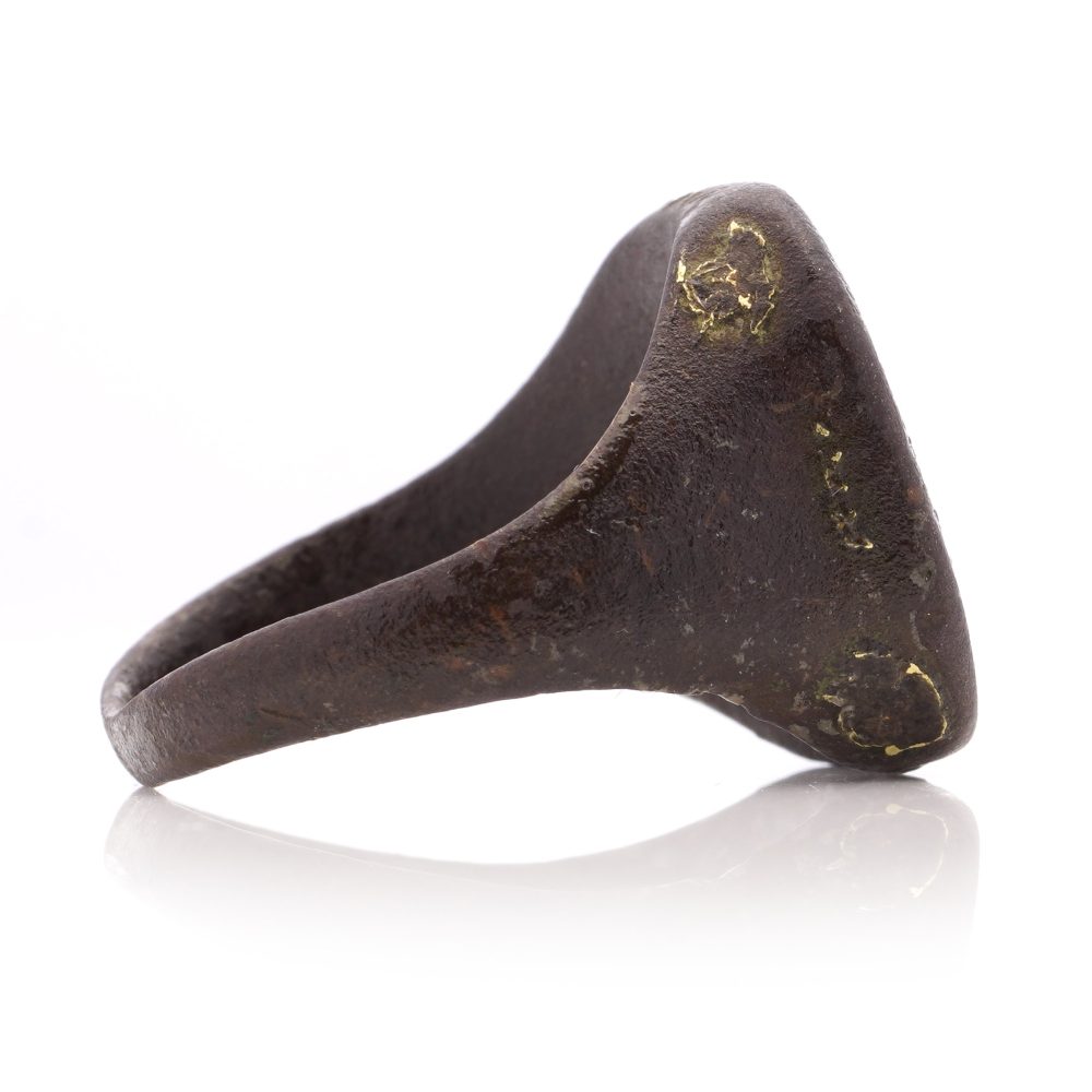 18th Century Signet Ring In Copper With 15 Carat Yellow Gold Inlay