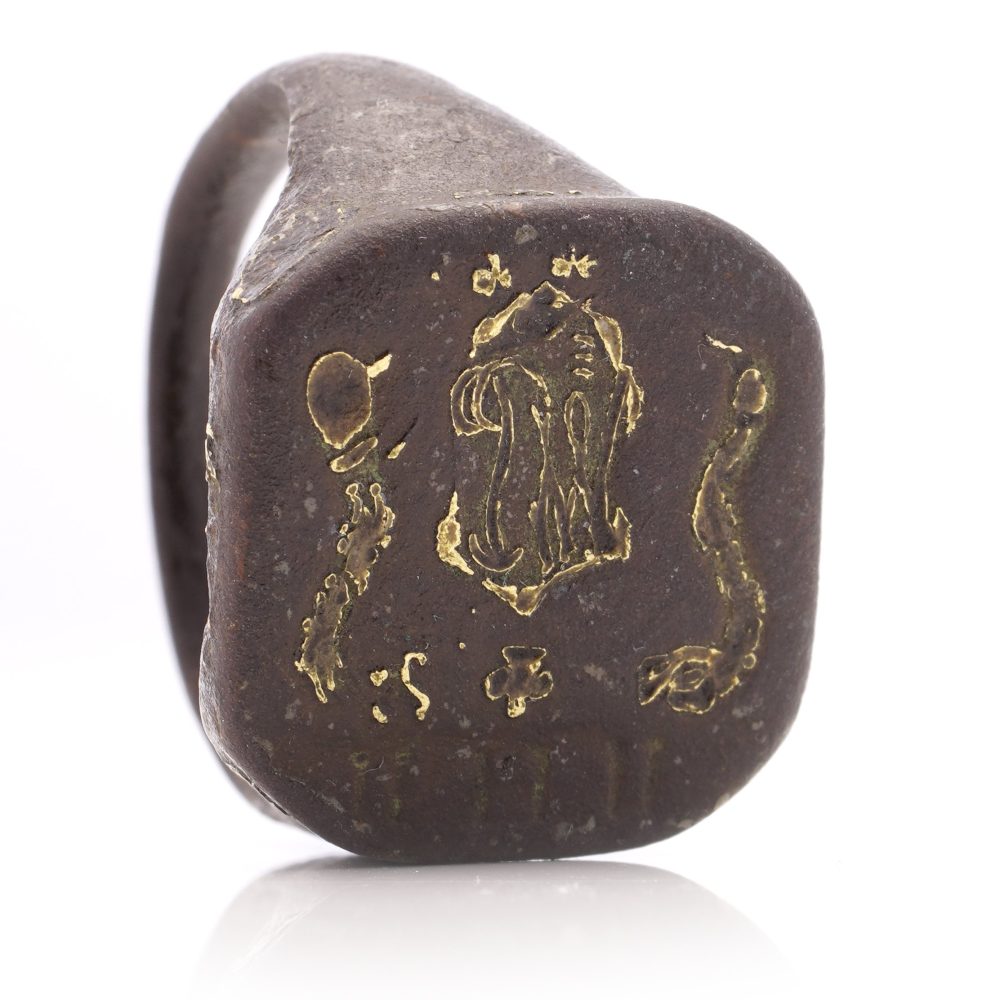 18th Century Signet Ring In Copper With 15 Carat Yellow Gold Inlay