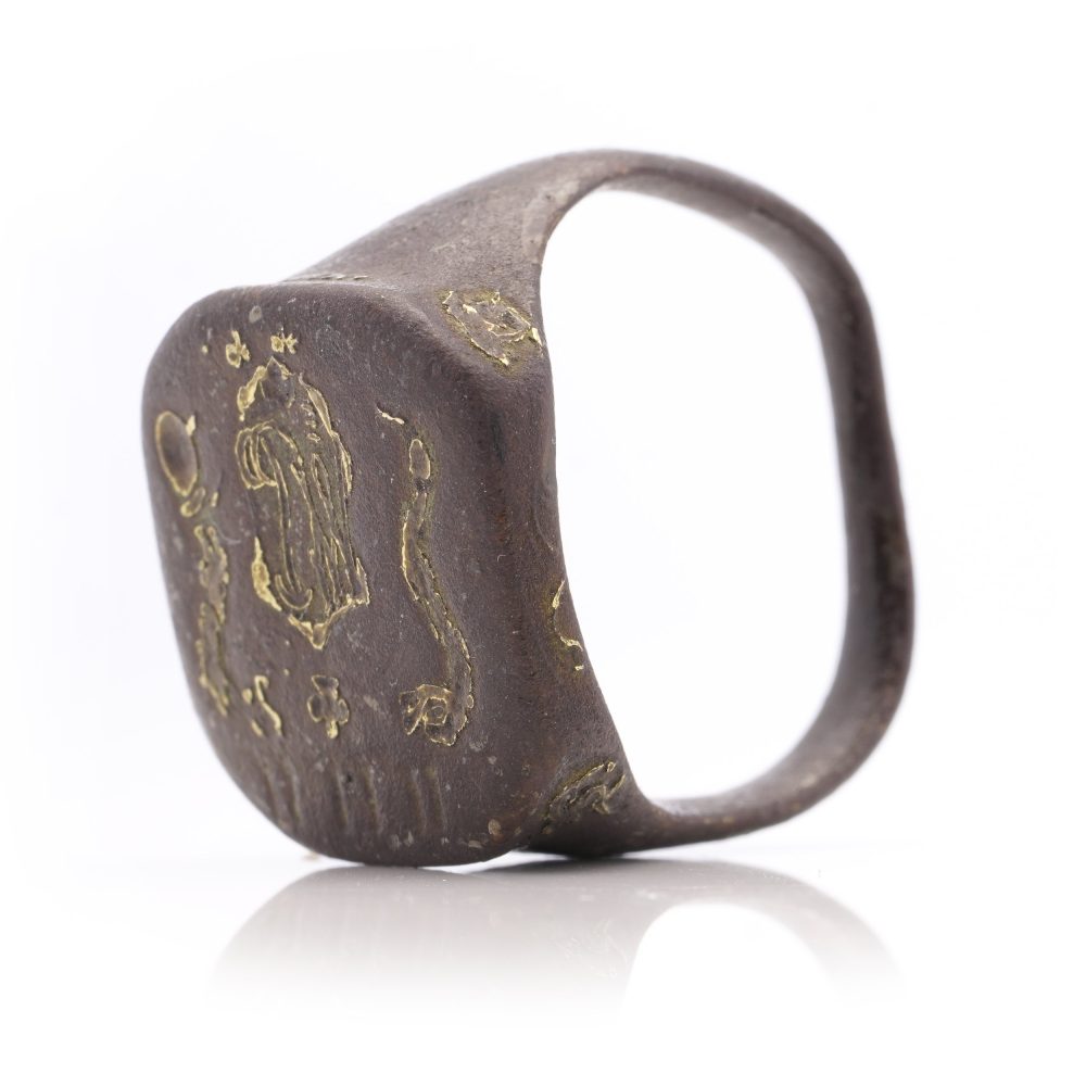 18th Century Signet Ring In Copper With 15 Carat Yellow Gold Inlay