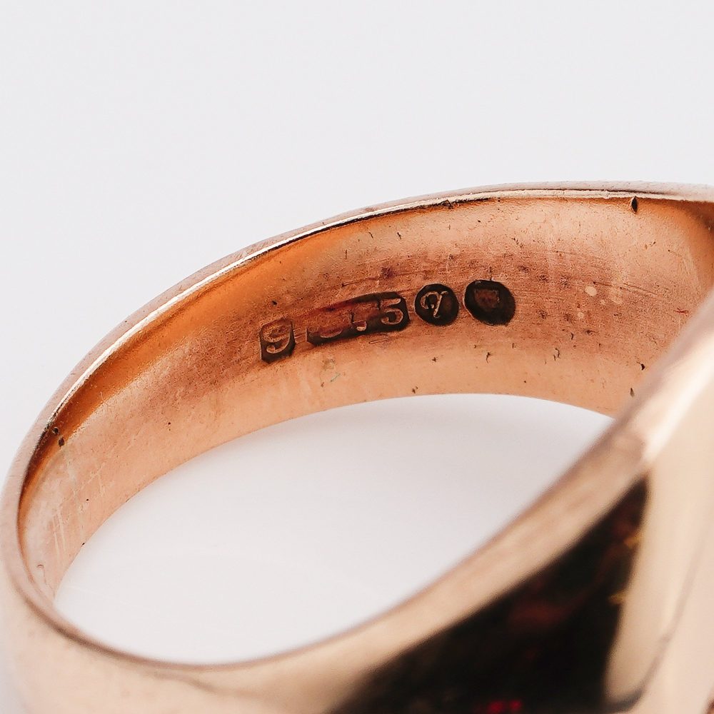 Vintage gold signet ring.