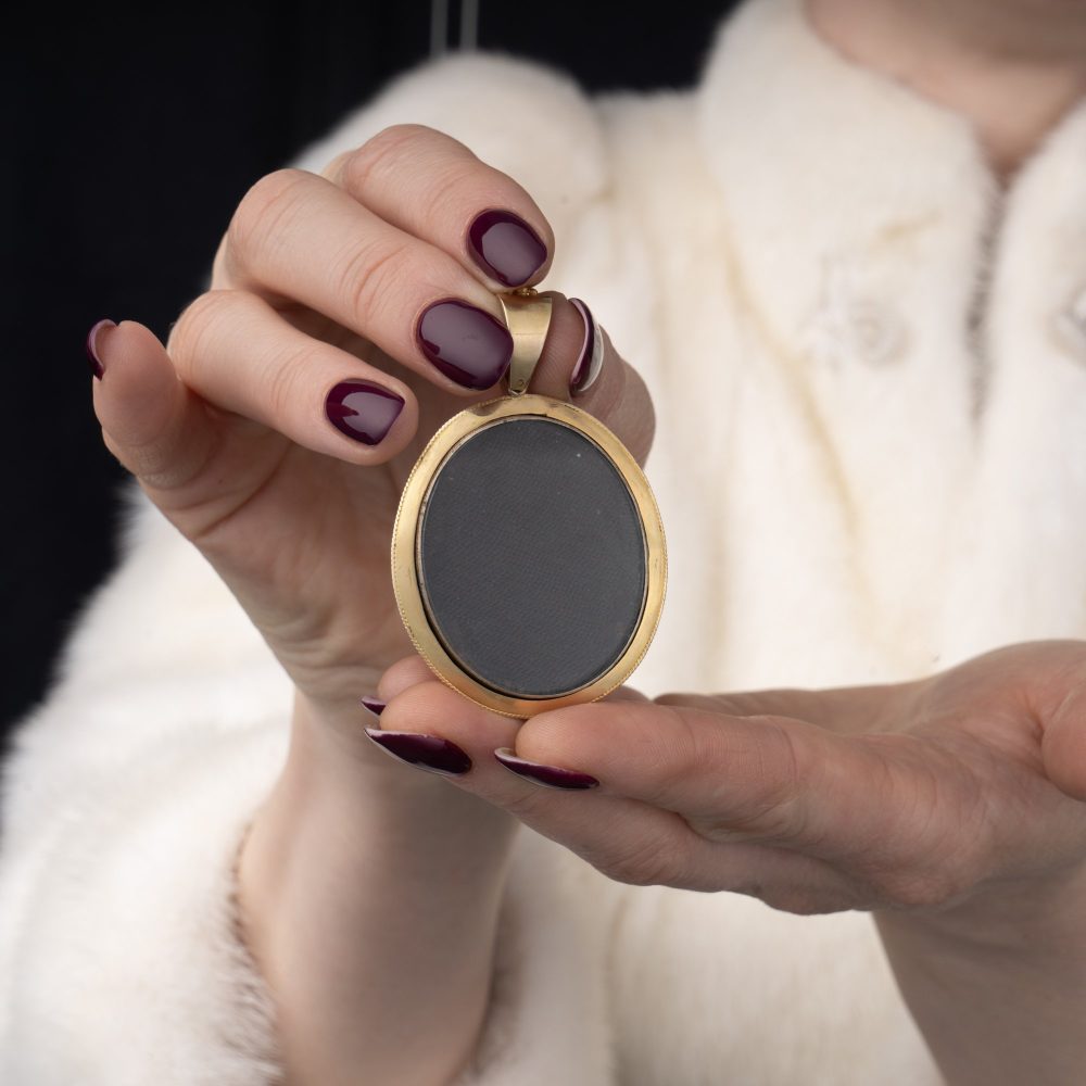 Victorian 20 Carat Yellow Gold Mourning Locket Pendant