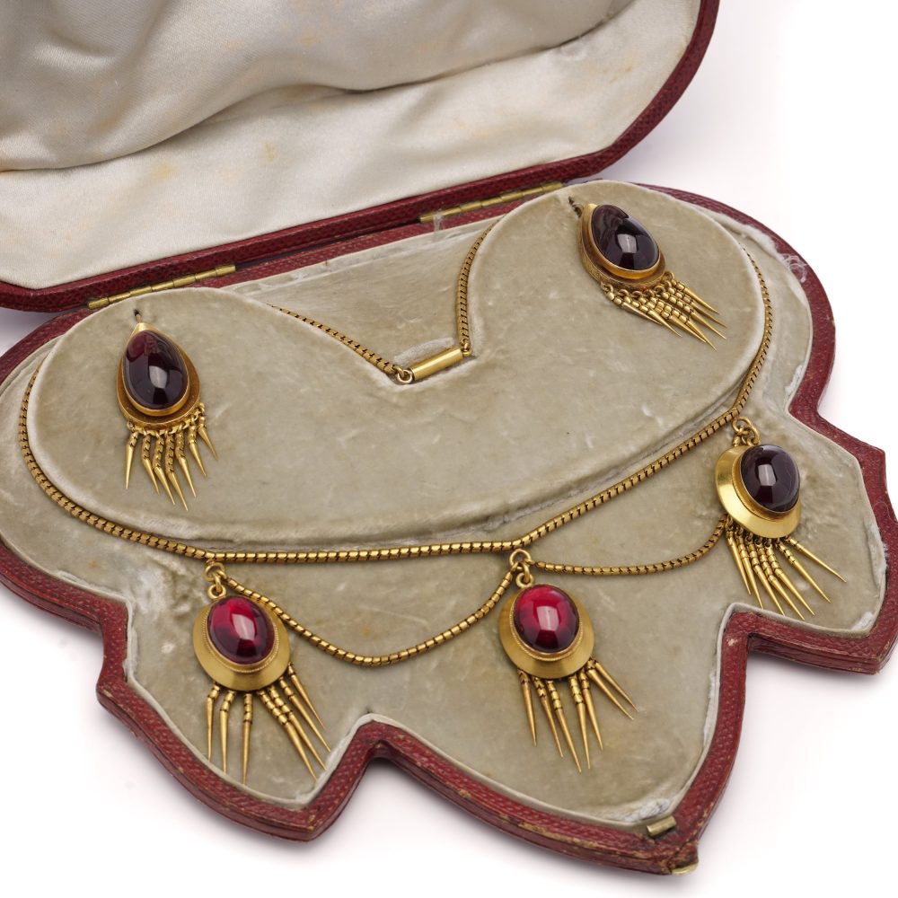 Early Victorian Antique Etruscan Revival Garnet and 20ct Gold Necklace and Earrings Jewellery Suite