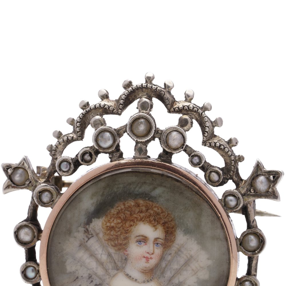 Victorian silver and gold mounted brooch.