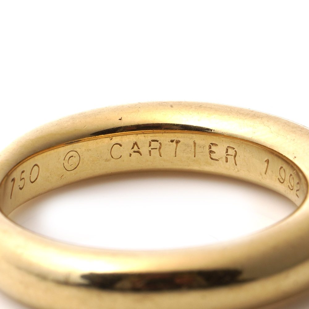 Cartier sapphire ring in gold .
