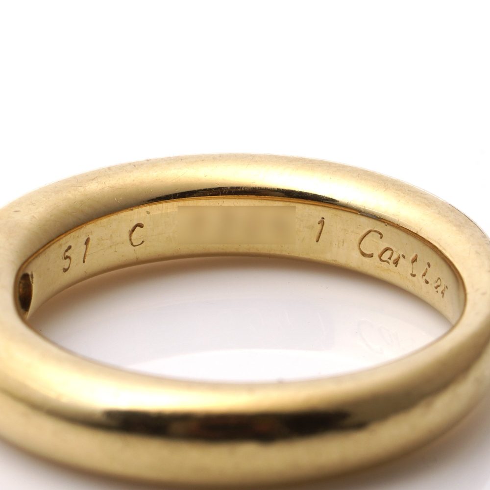 Cartier sapphire ring in gold .