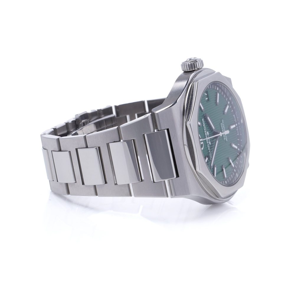 Girard-Perregaux Stainless Steel Men's Wristwatch Ref. 81010