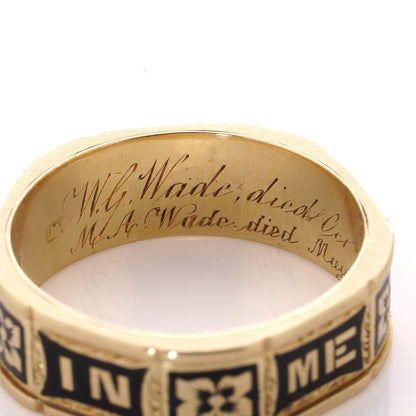 Victorian mourning ring in gold.