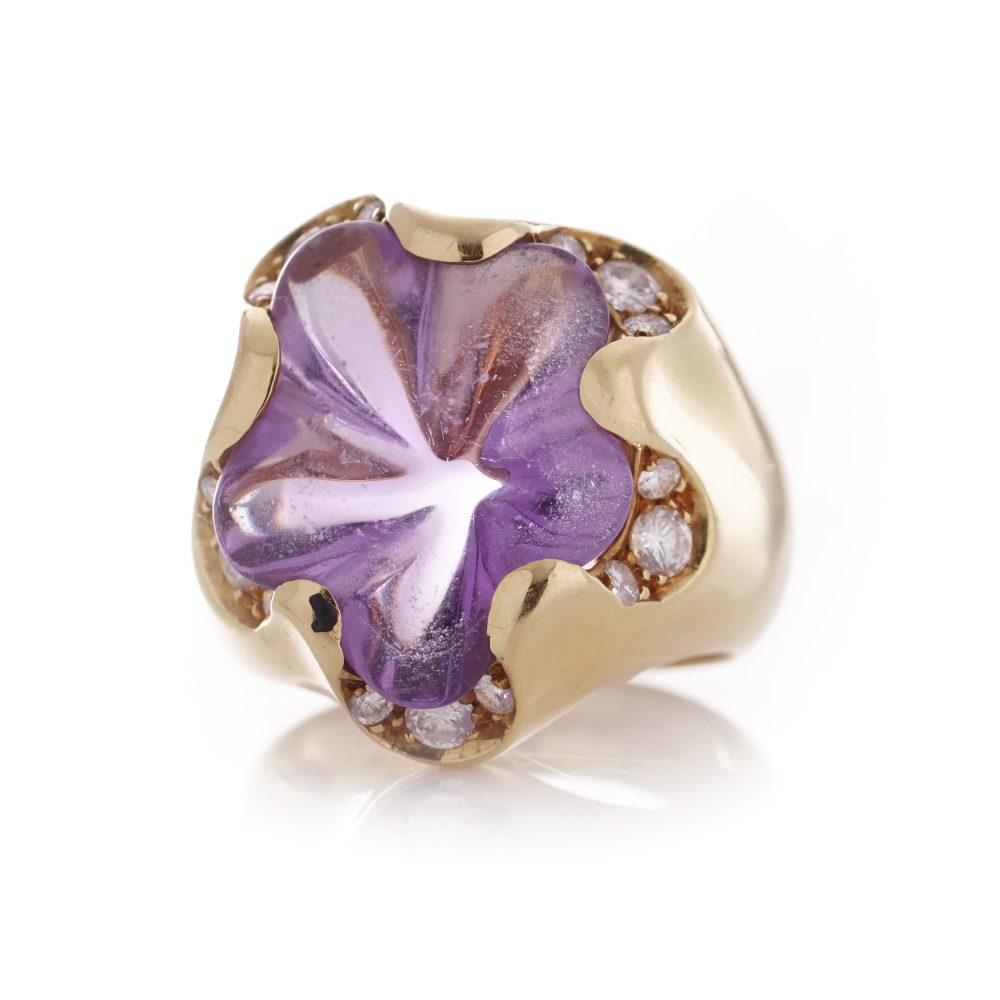 Amethyst and diamond gold ring.