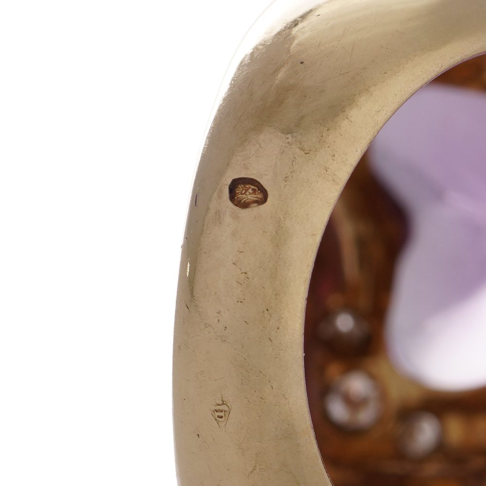 Amethyst and diamond gold ring.