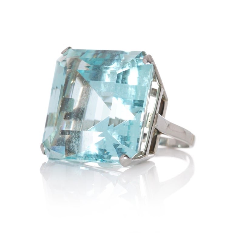 WGI Certified 71.35 Carat Aquamarine Cocktail Ring In 18 Carat White Gold