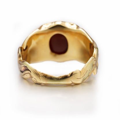 Antique Carnelian Intaglio and 18ct Yellow Gold Signet Ring with carved crest of arms depicting an elephant