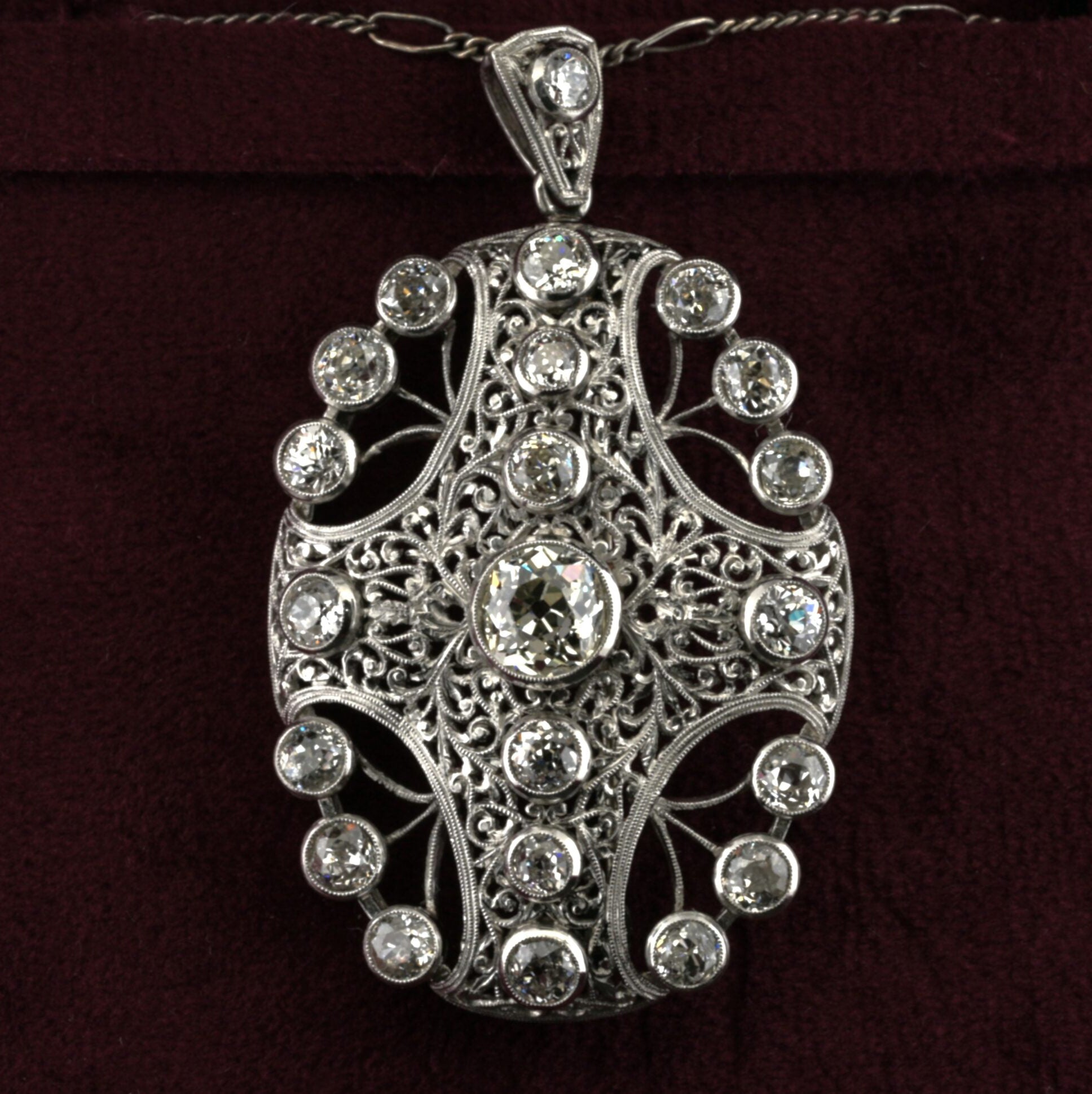 Edwardian Antique 8ct Old Mine Cut Diamond Pendant come Brooch in Platinum