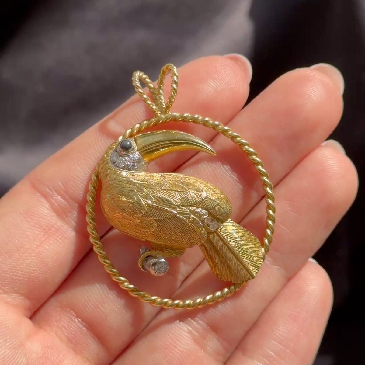 E Wolfe and Co Gold Toucan Bird Pendant with Sapphire and Diamond