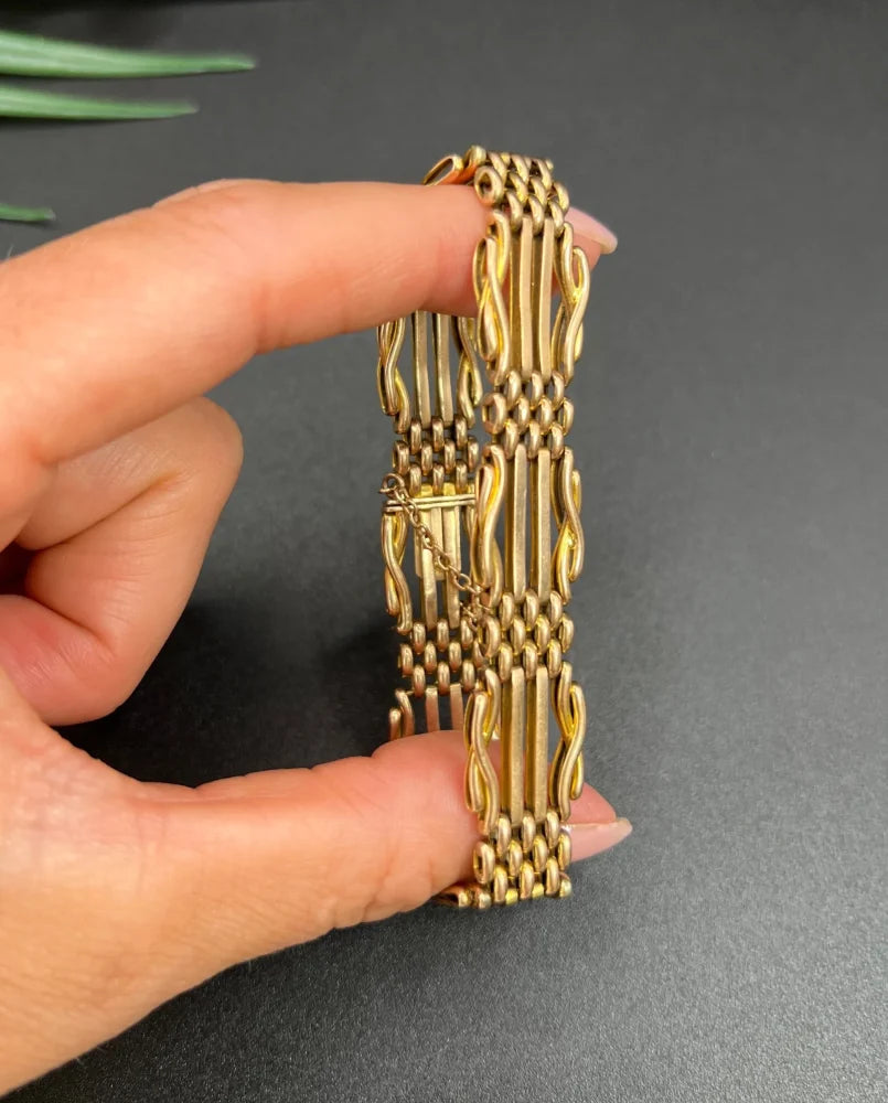 Antique Gate Bracelet In 15 Carat Yellow Gold