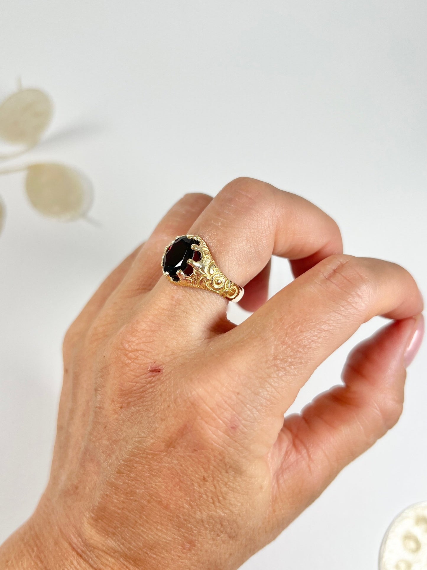 Antique 15ct Yellow Gold Stamped, Fancy Victorian Faceted Oval Garnet Ring, Hallmarked Birmingham 1890