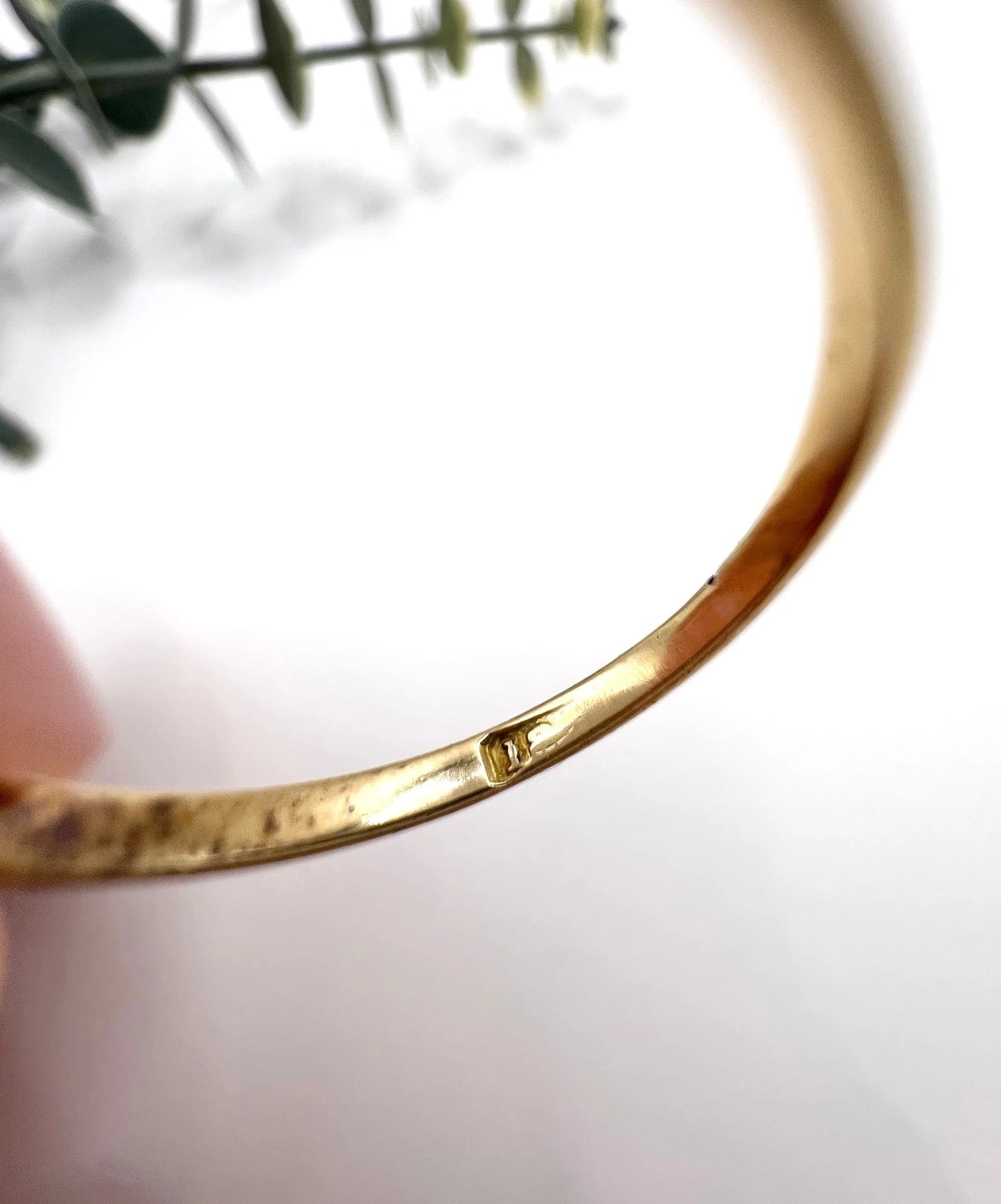 Antique 18 ct Yellow Gold, 1920's 0.85 Carat Diamond Three Stone Engagement Ring