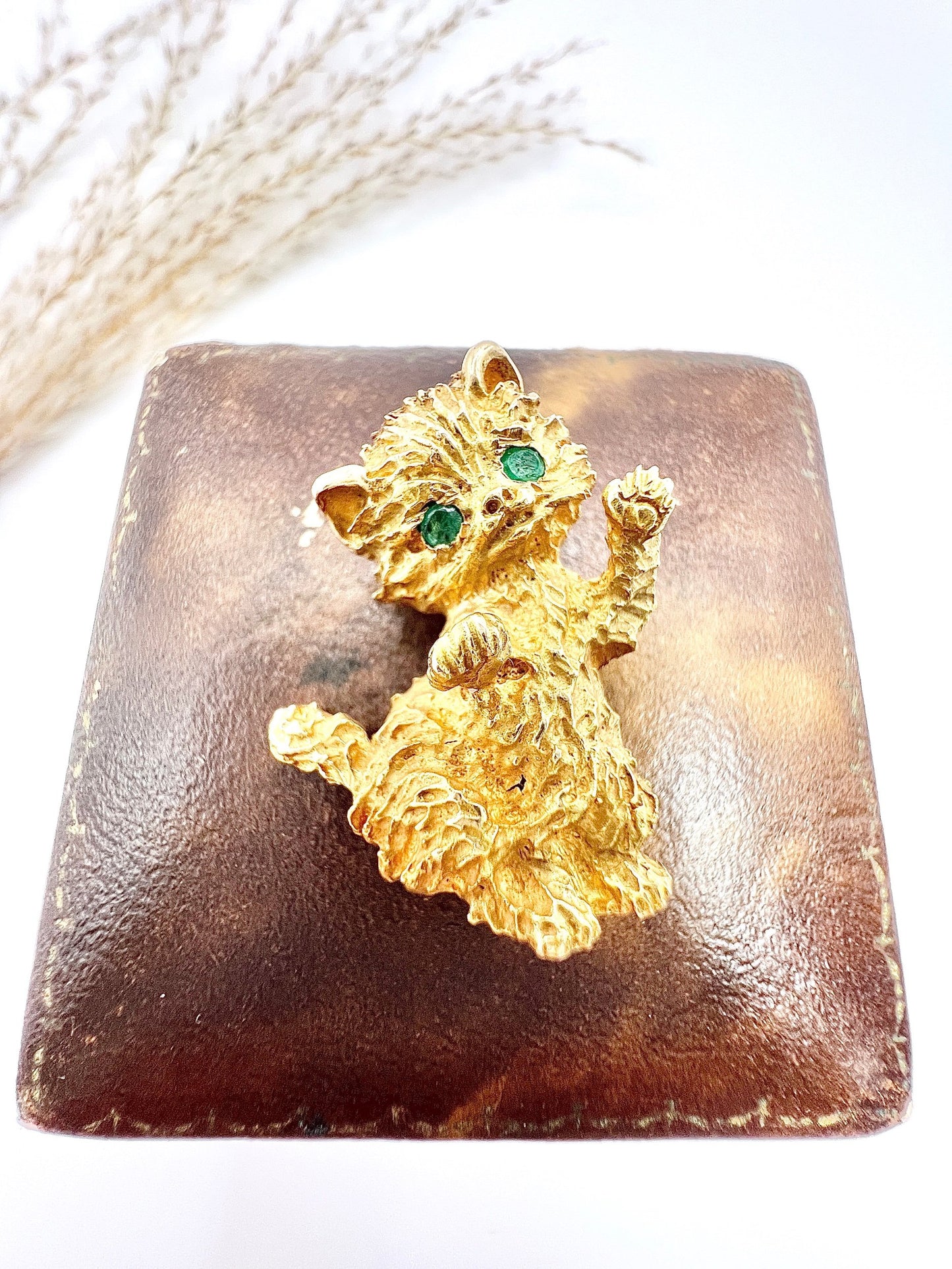 Vintage 14 Carat Yellow Gold Cat Brooch with Emerald Eyes, Circa 1960