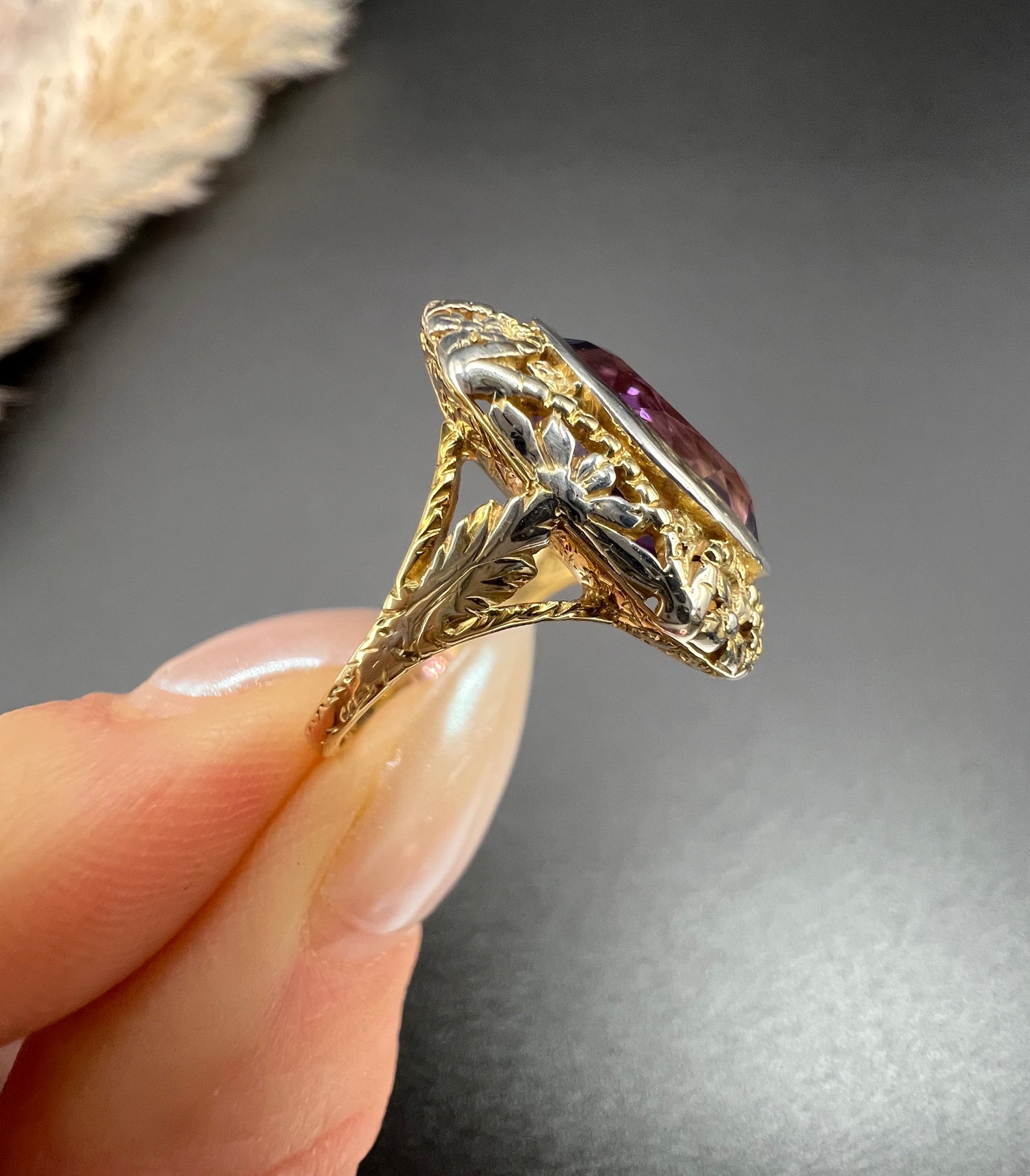 Art Nouveau 18 Carat Yellow and White Gold Oval Amethyst Ring