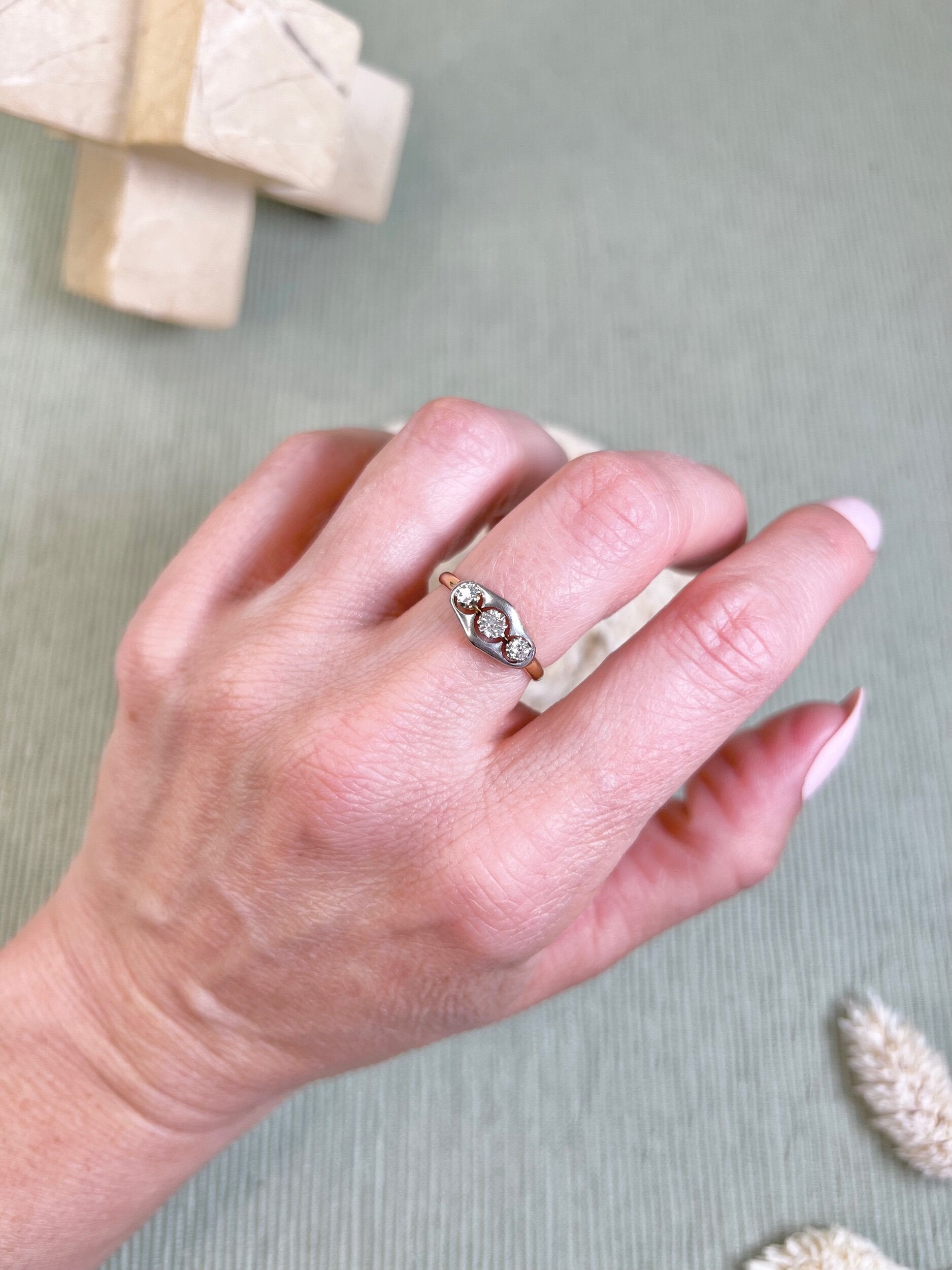 Antique 18ct Gold & Platinum 1920’s Diamond Three Stone Trilogy Ring