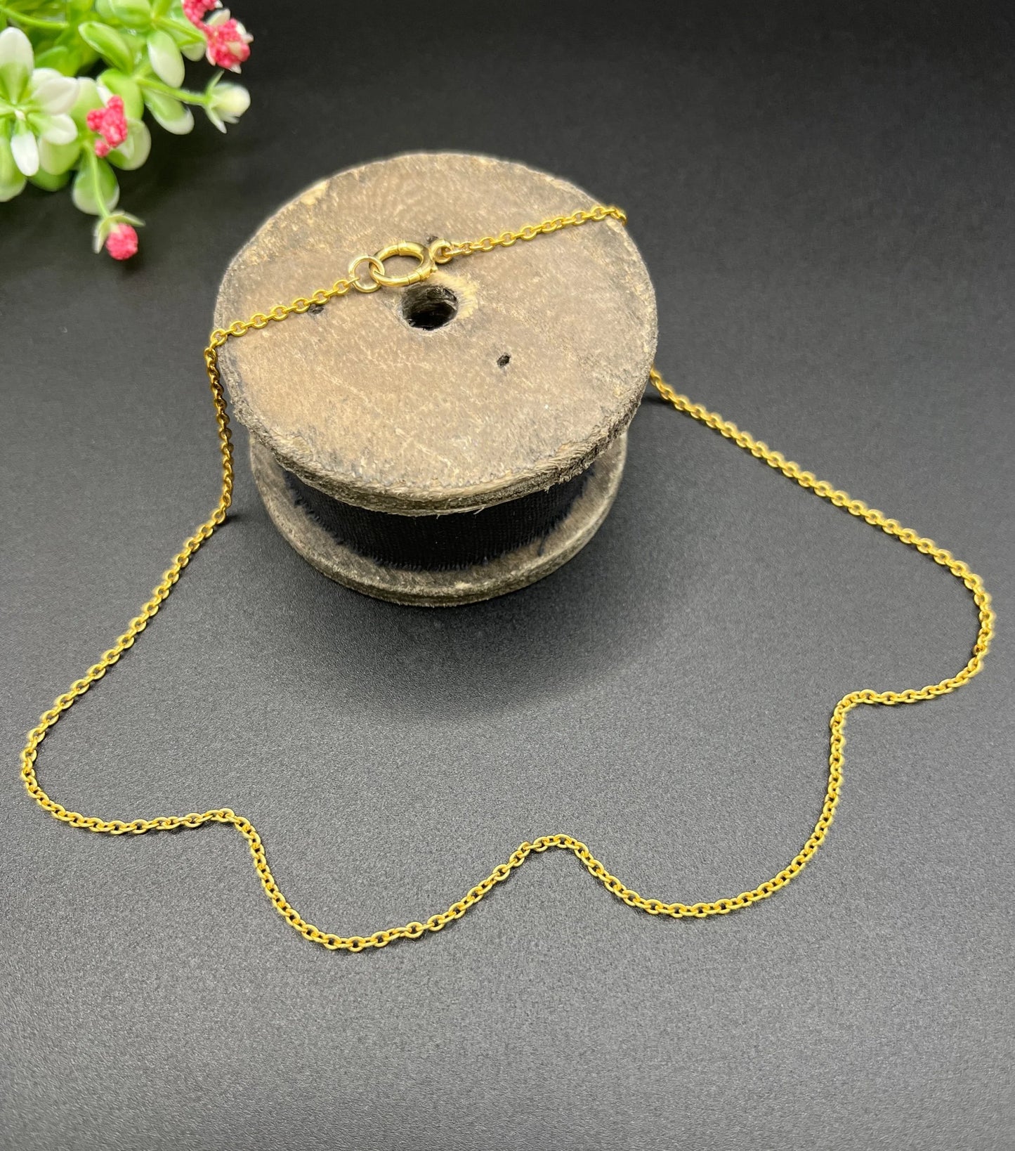 Victorian 15 Carat Yellow Gold 20 Inch Thick Trace Link Chain Necklace, Circa 1890