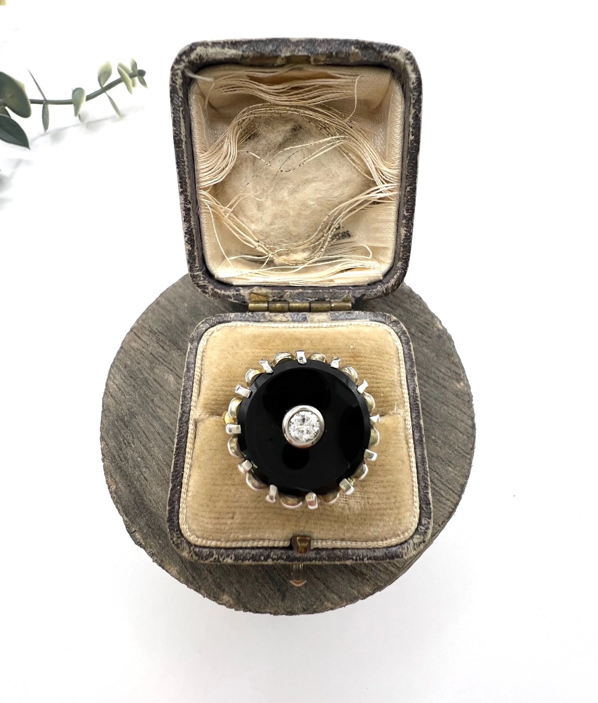 Vintage 18ct Gold Stamped, 1940s Onyx & Diamond Dress Ring